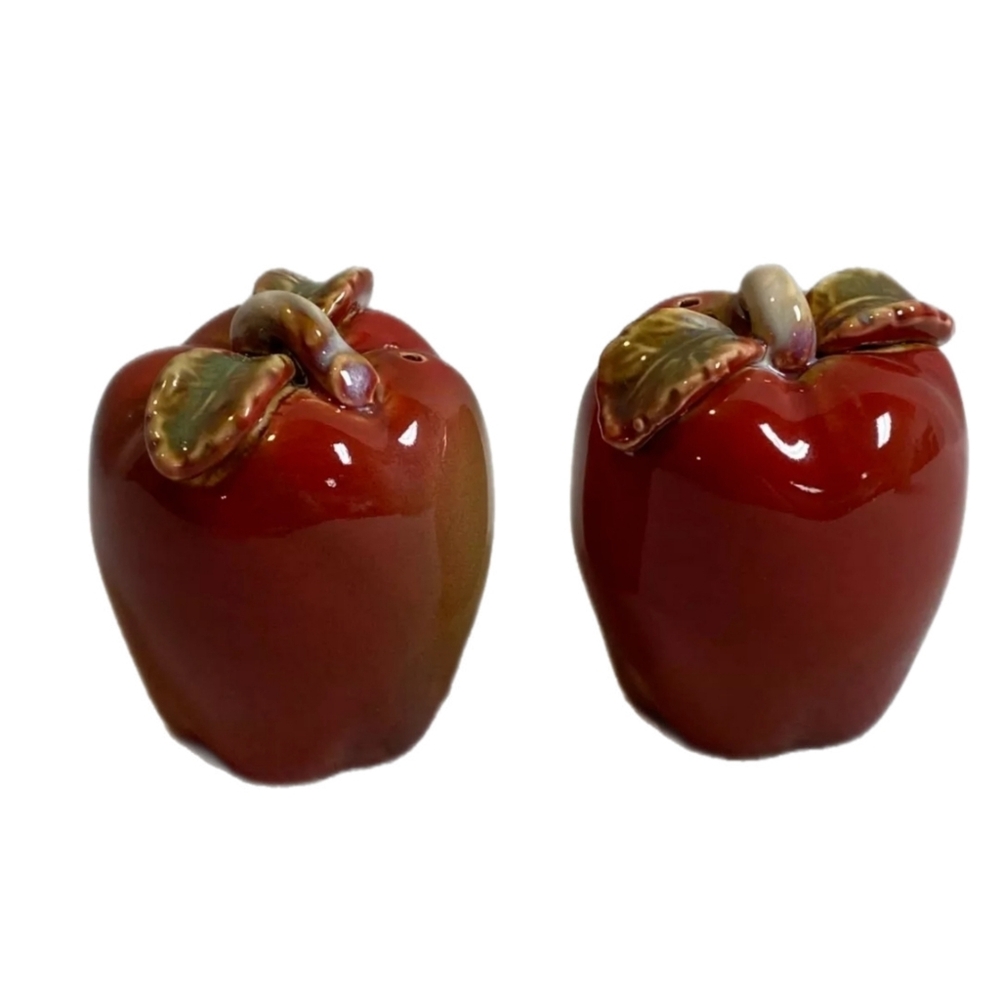 Salt and Pepper Shakers Ceramic Red Apples Vintage